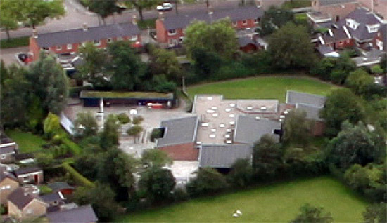 luchtfoto van de fonteinschool in 2012
