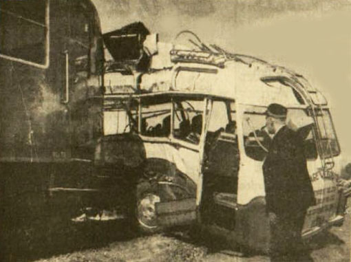 krantenfoto van het treinongeval in 1954 bij zandbulten