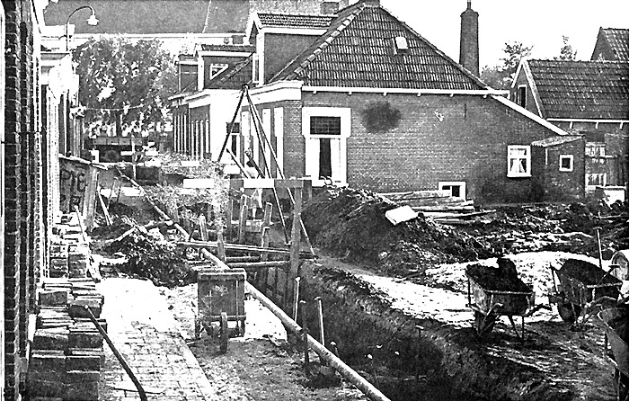 riolering grondwerk in de Kerkstraat in 1958