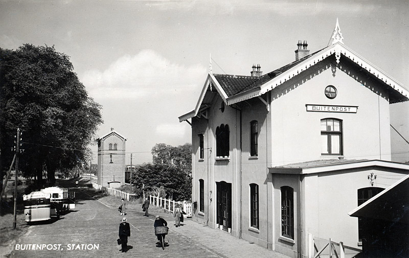 foto van het station rond 1950