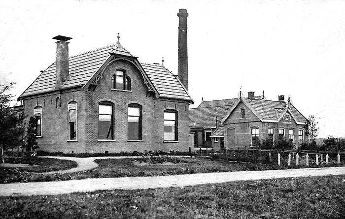 de zuivelfabriek op Lutjepost in 1911