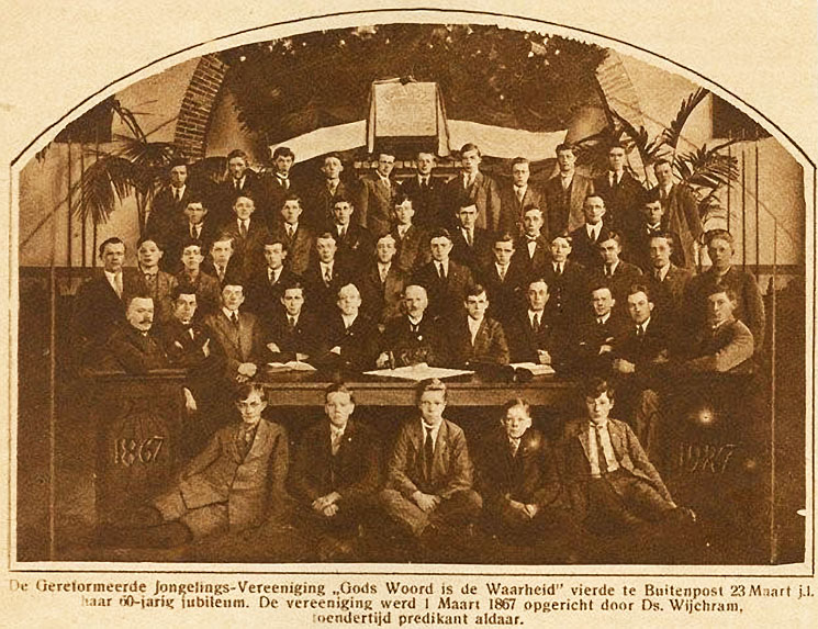 foto van de gereformeerde jongelingsvereeninging in 1927