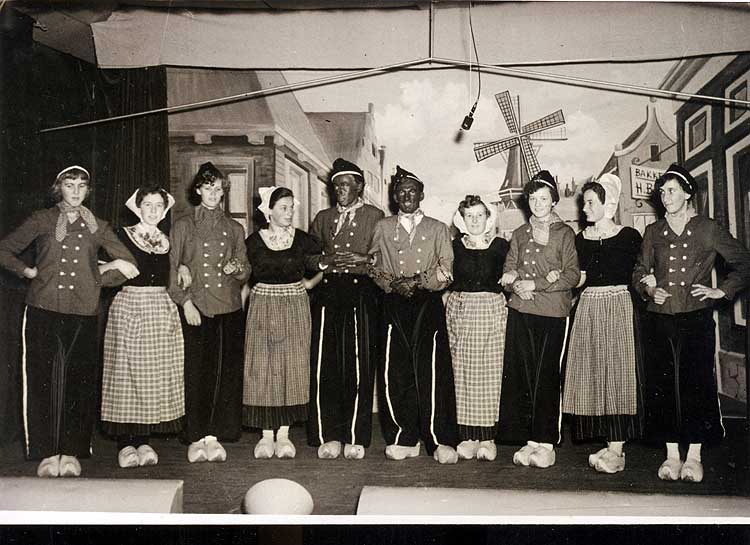 gymnastiekvereniging brengt revue in 1955