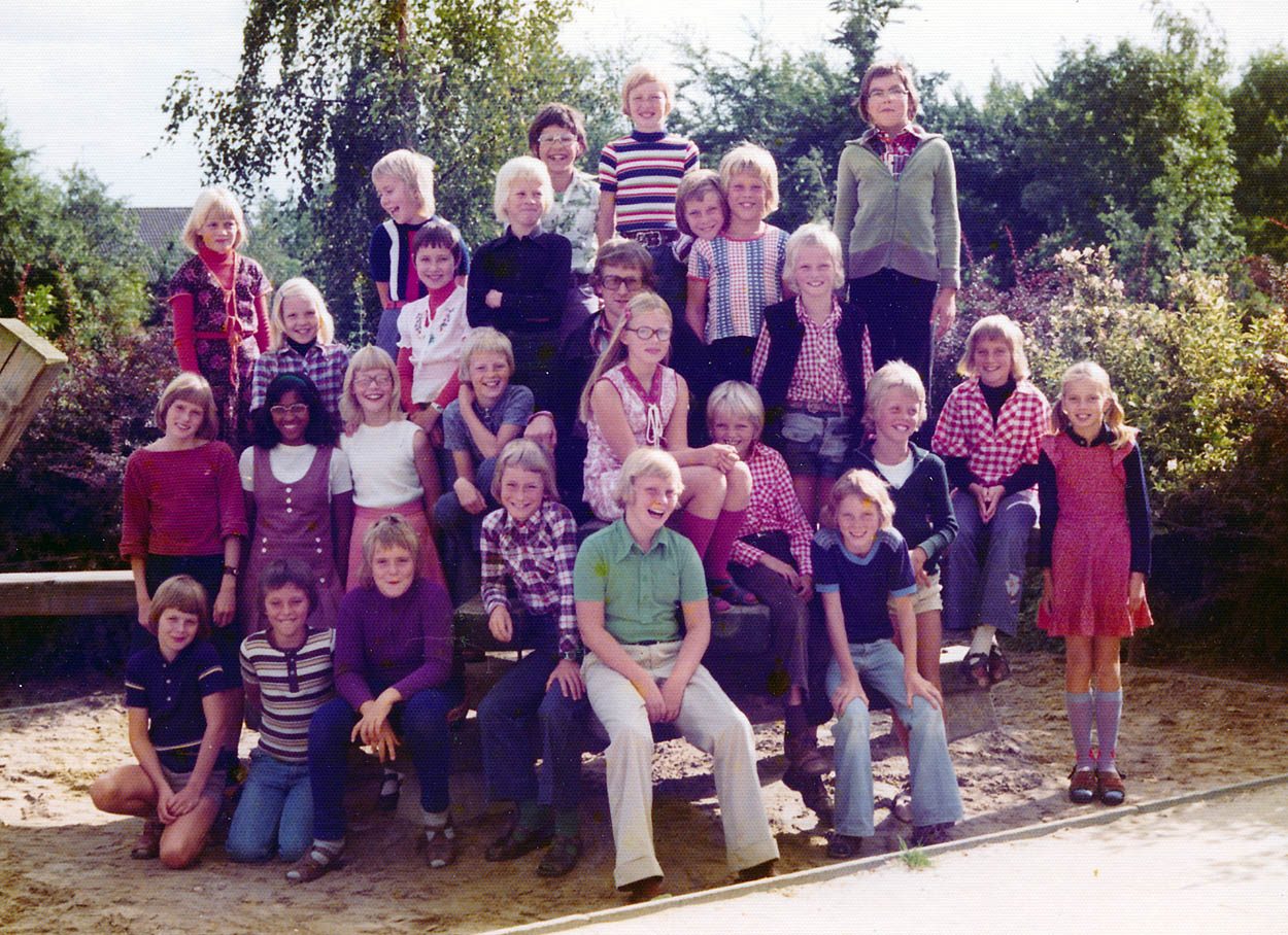 schoolfoto cls fakkel 1977 klas 5