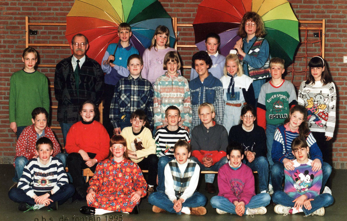 Schoolfoto Geref. lagere school De Fontein 1988 klas 7 en 8