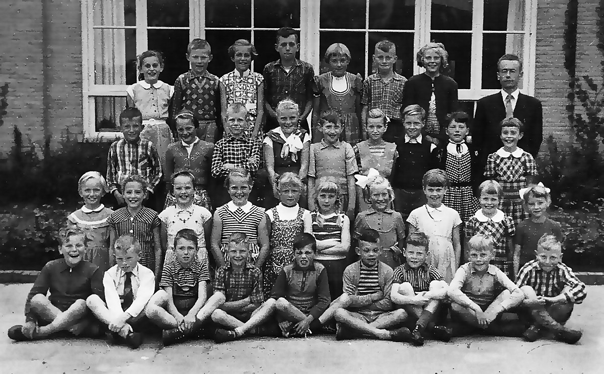 schoolfoto openbare lagere school 1957